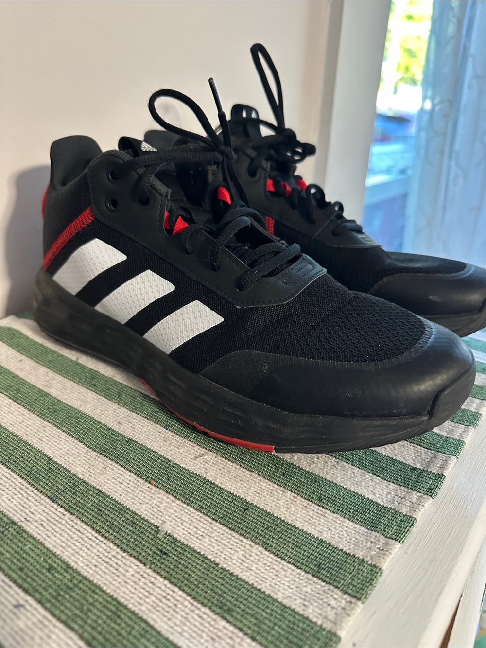 Adidas Own The Game 2.0 Mens 9.5 Black White Red Basketball Shoes
